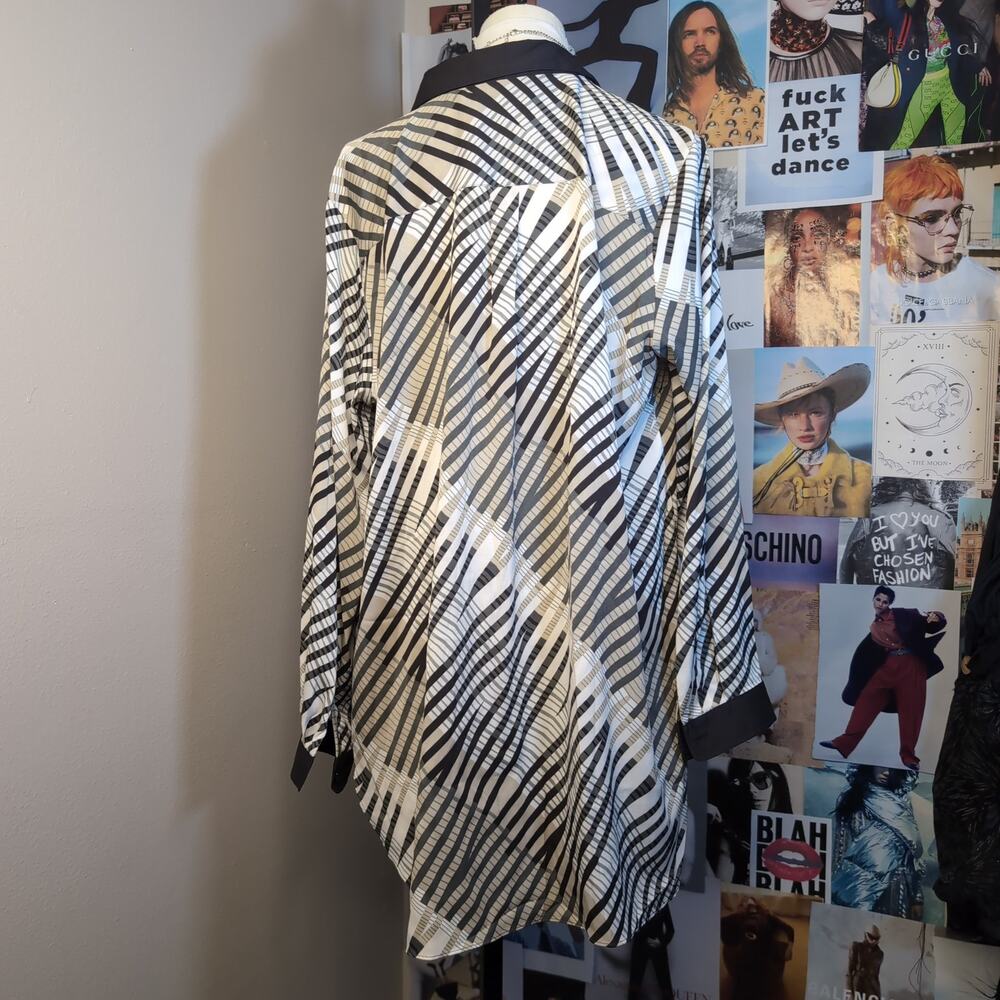 Retro Button Up Patterned Top - image 4